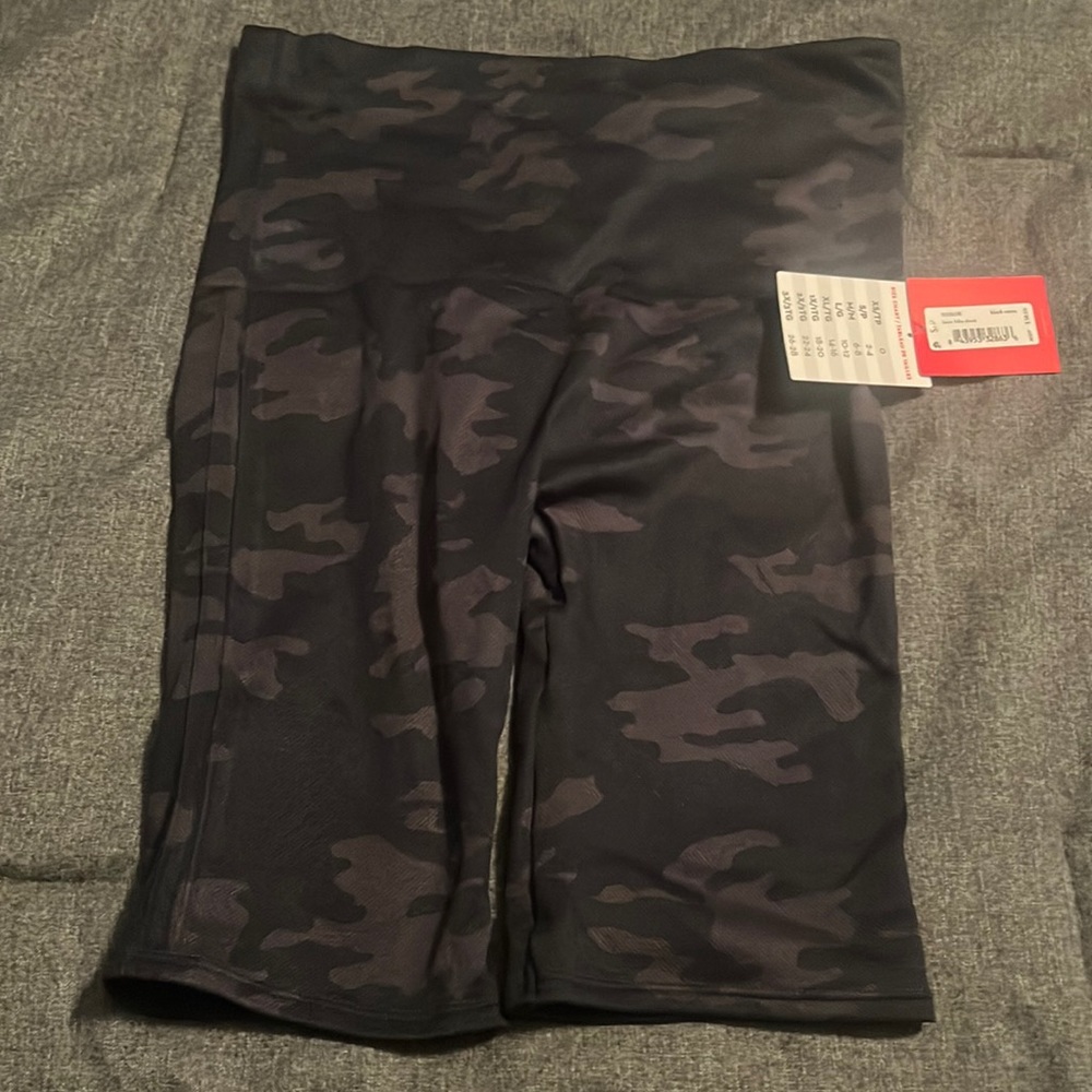 Spanx bike shorts size small